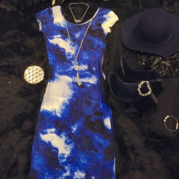 Pepe Jeans Dresses & Skirts - galaxy print bodycon sz M